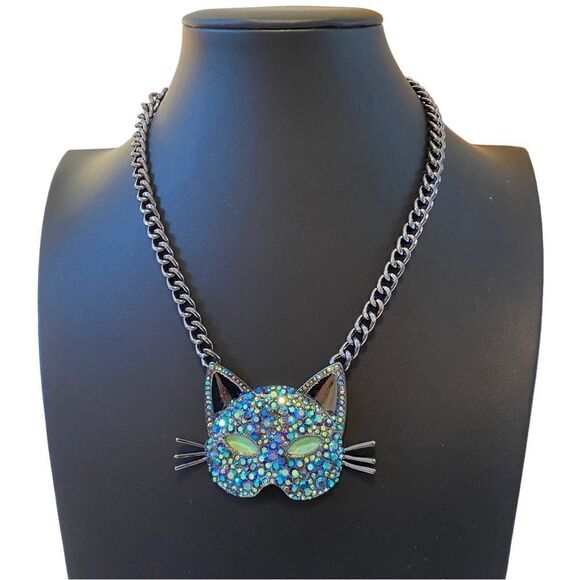 Betsey Johnson Glow-in-the-Dark Jeweled Cat Mask Pendant on Gun Metal Chain - Picture 1 of 7